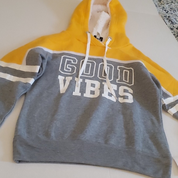 NWT Good Vibes Hooded Sweatshirt - Picture 3 of 4